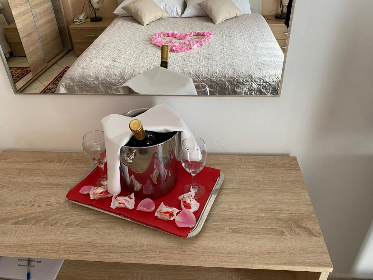 Hotel Aurora Pula Ngoại thất bức ảnh