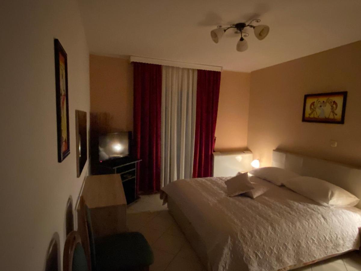 Hotel Aurora Pula Ngoại thất bức ảnh