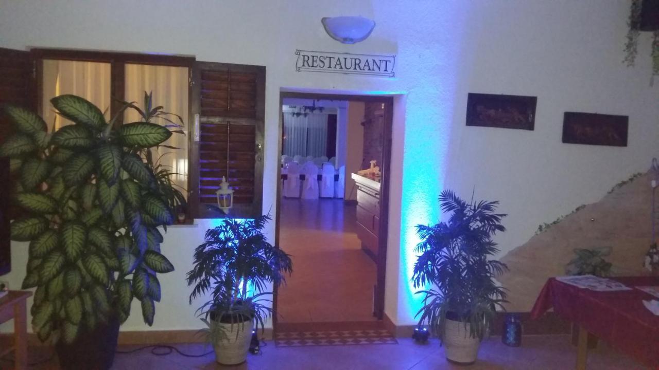 Hotel Aurora Pula Ngoại thất bức ảnh