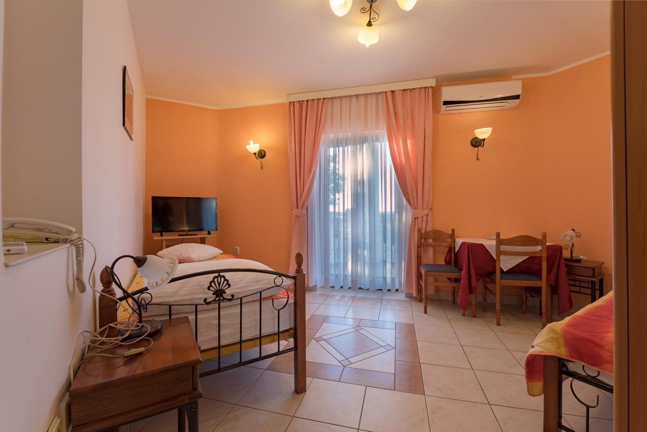 Hotel Aurora Pula Ngoại thất bức ảnh