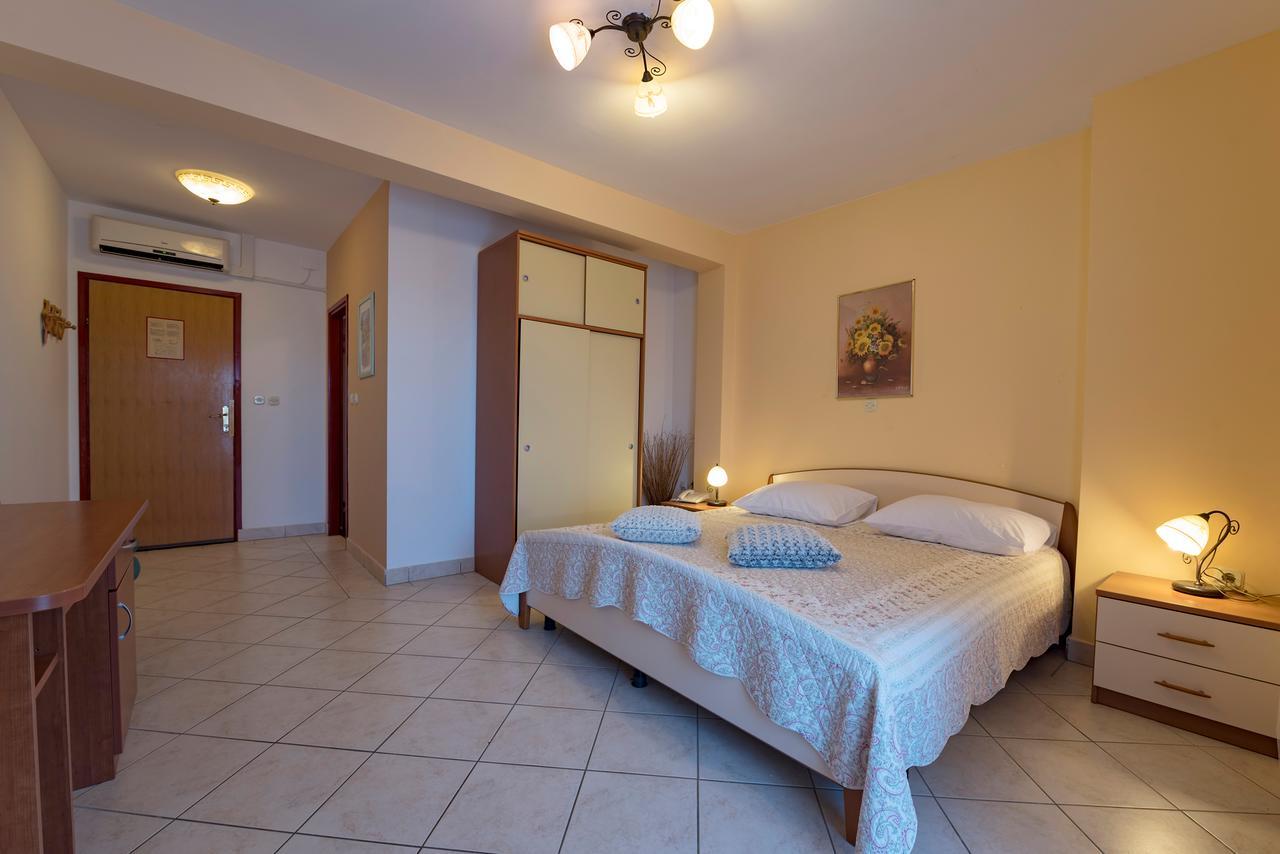 Hotel Aurora Pula Ngoại thất bức ảnh